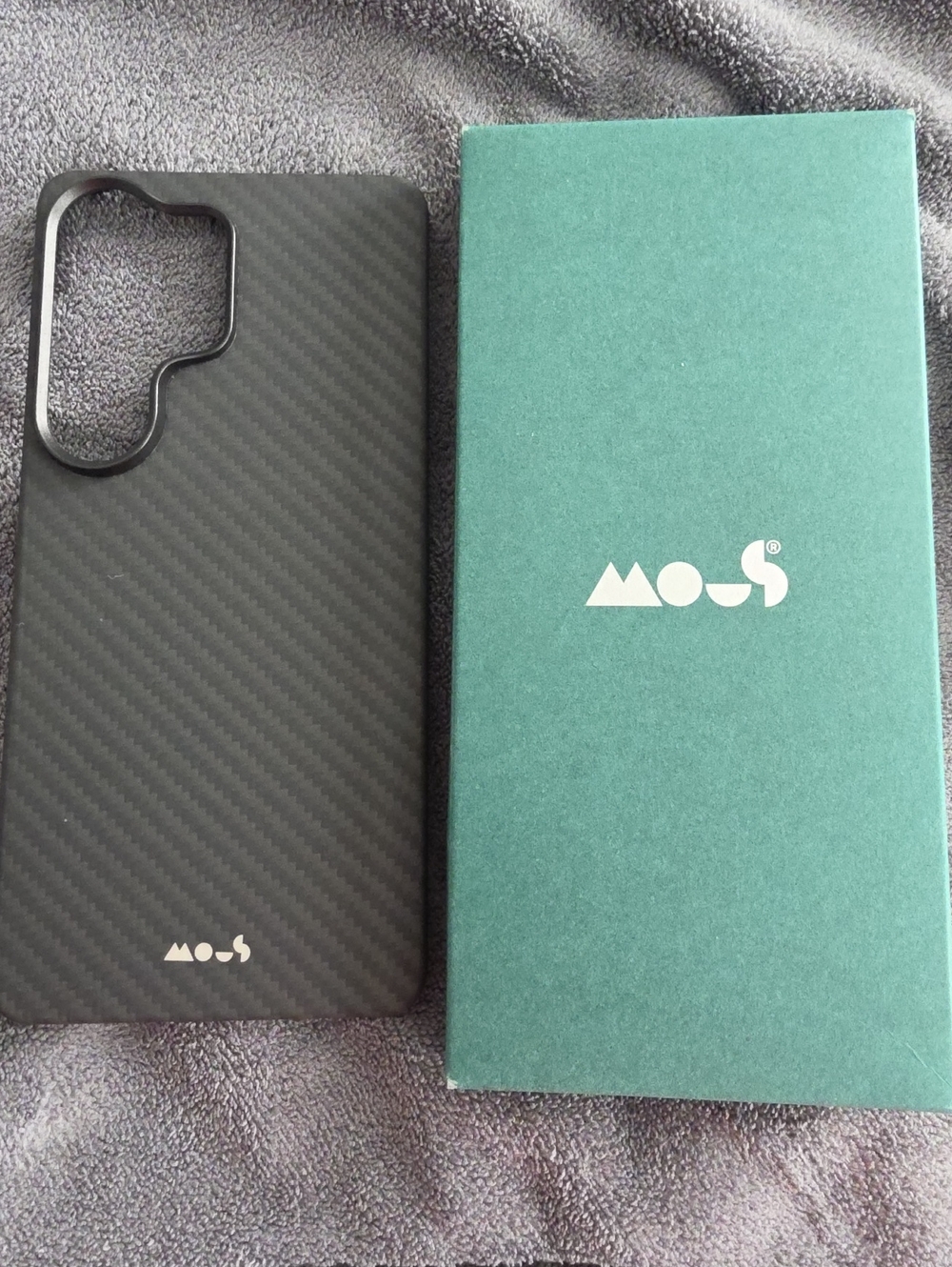 Mous Black Carbon Fiber Texture Phone Case - Sleek Protection for S26 Ultra